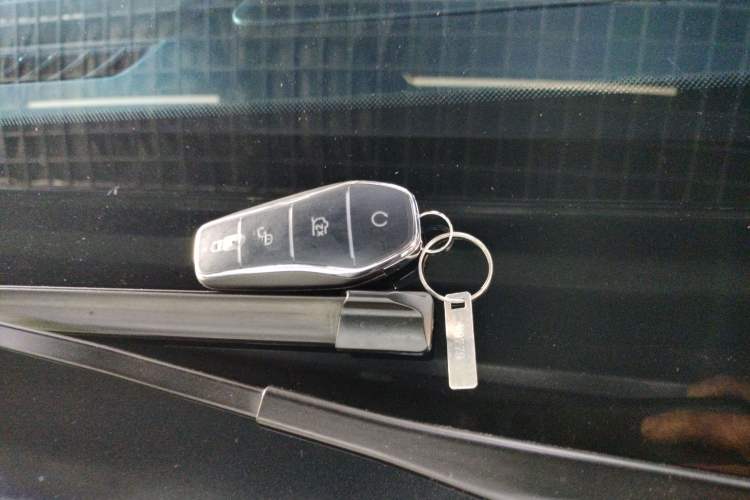 Used BYD Song L DM-i 2024 112 km Leading Edition Vehicle Key