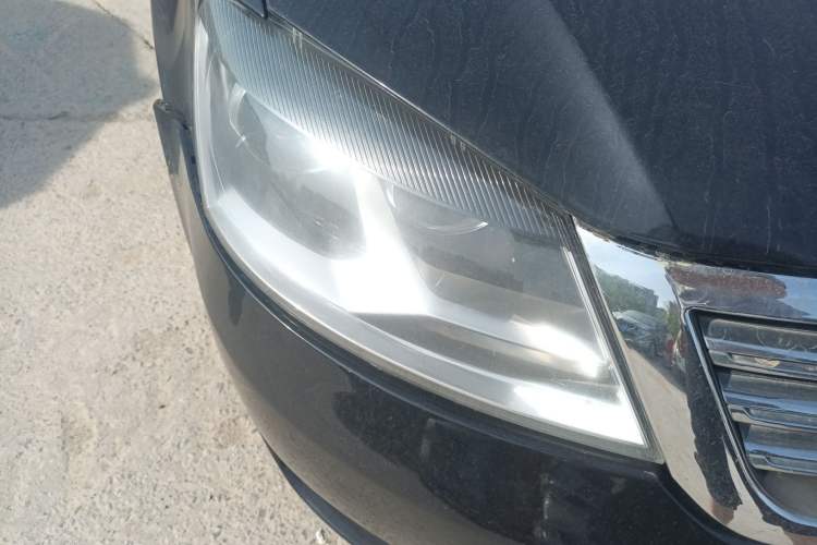 Used Volkswagen Passat 2009 1.8T Manual Luxury Edition Right Front Headlight