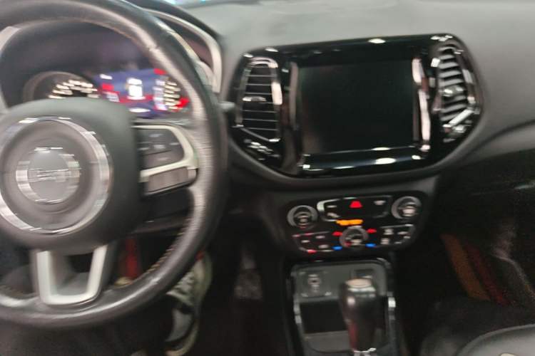 Used Jeep Compass 2019 220T Automatic Family Edition
