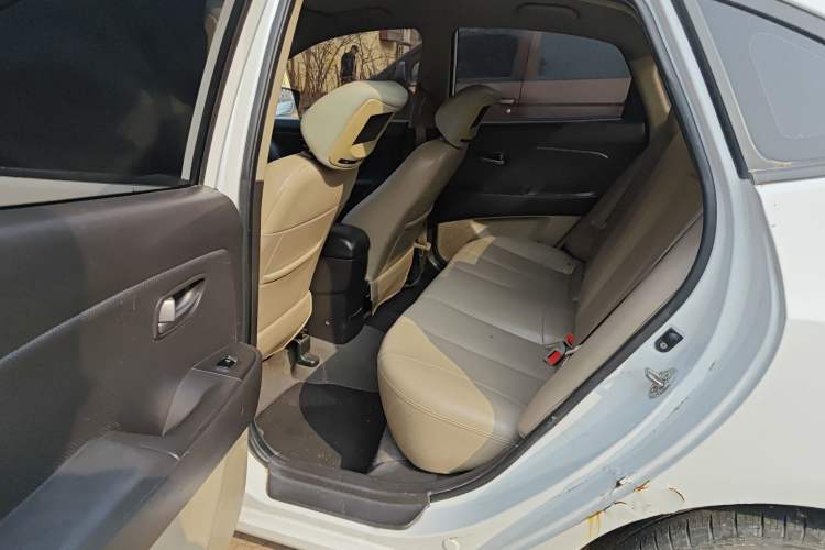 Used Hyundai Celesta 2015 1.6L Manual Comfort Model