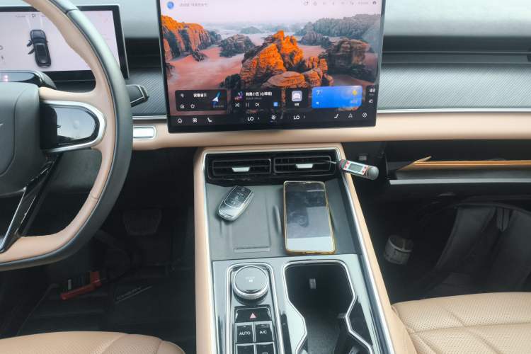 Used Chery Tiggo 8 L 2024 2.0T Two-Wheel Drive Prestige Version 5 Seats
