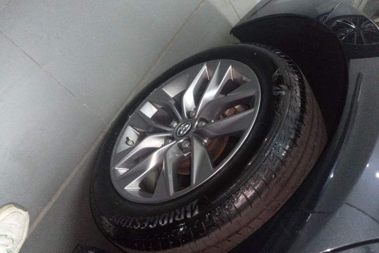 Used Toyota Avalon 2019 Dual-Engine 2.5L Luxury Edition China VI Standard Right Rear Wheel Hub