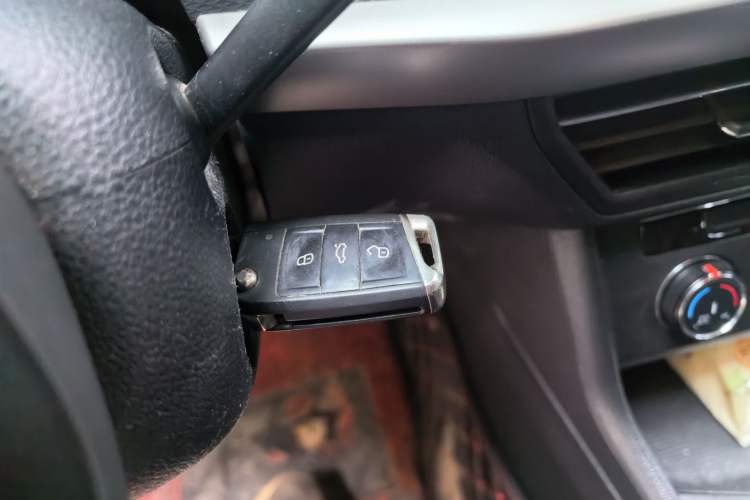 Used Volkswagen Lavida 2018 1.5L Automatic Fashion Edition China V Standard Vehicle Key