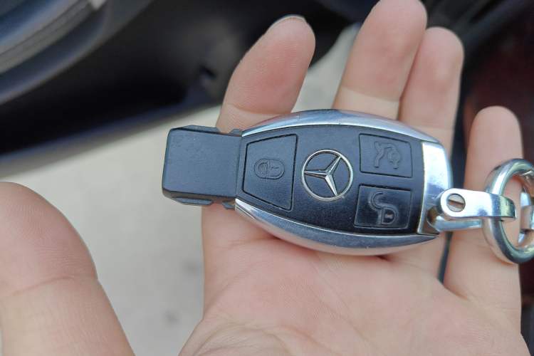 Used Mercedes-Benz R-Class 2010 R 350 L 4MATIC