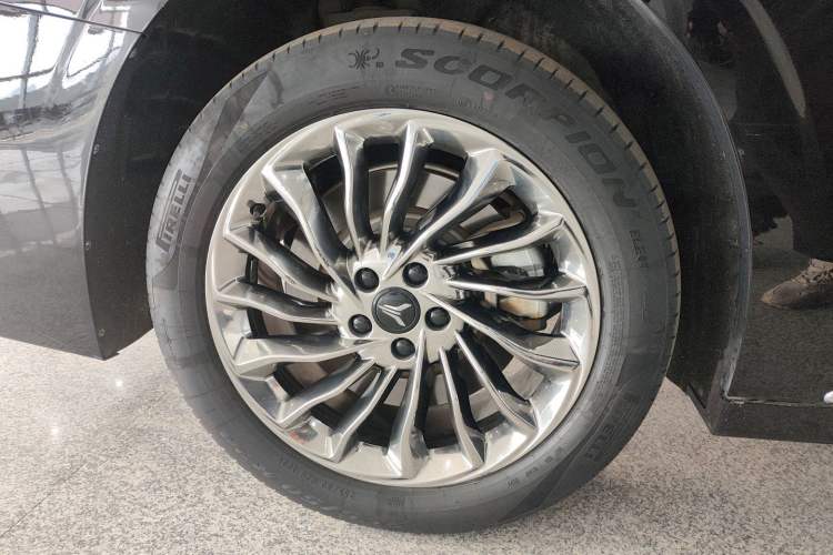 Used VOYAH Dream 2024 PHEV Ultra-Long Range Flagship Edition
