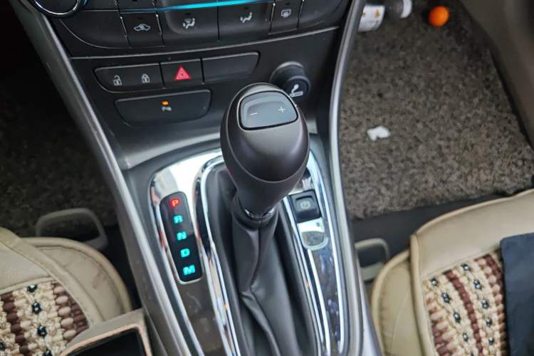 Used Chevrolet Malibu 2014 2.0L Automatic Comfort Edition Gear Lever