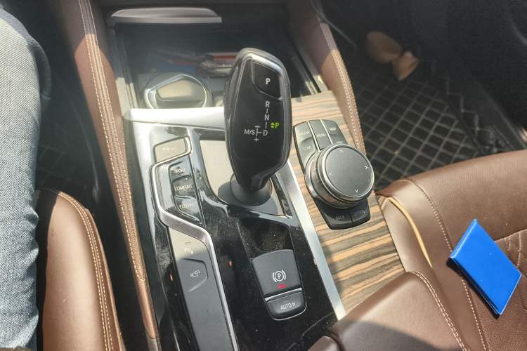 Used BMW 5 Series 2018 530Li Luxury Edition Premium Package Gear Lever