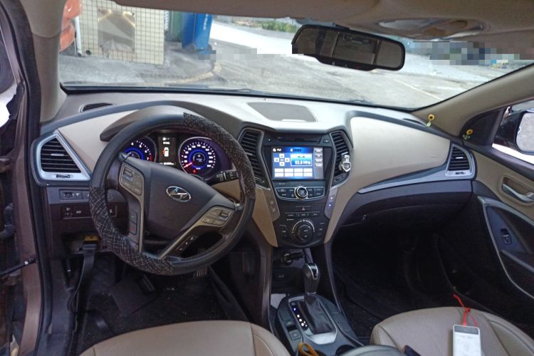 Used Hyundai Santa Fe 2015 2.0T Automatic All-Wheel Drive Smart Version 5 Seats Center Console