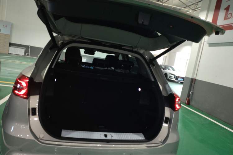 Used Hongqi HS5 2022 2.0T Smart Connect Flagship Enjoyment Purchase Edition Trunk
