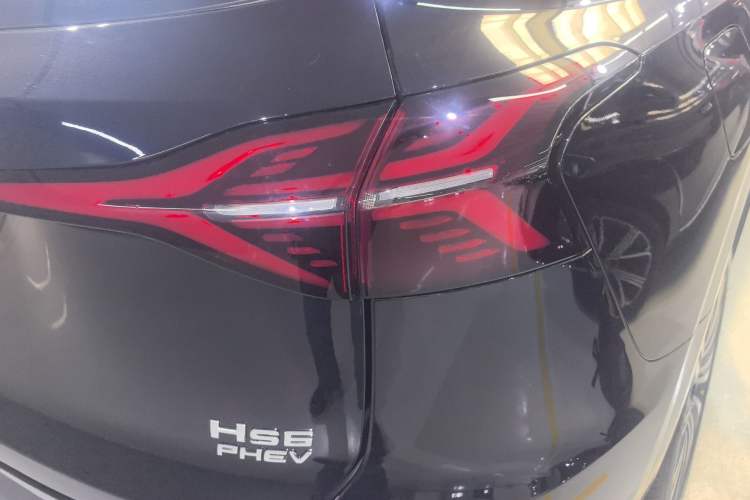 Used Hongqi HS6 PHEV 2026 240 Smart Hybrid Version Right Rear Taillight