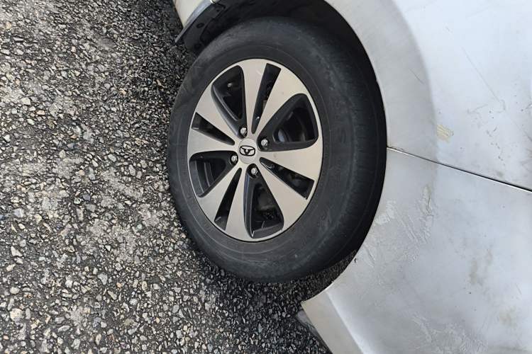 Used Cowin C3R 2015 1.5L Manual Yellow Diamond Edition
