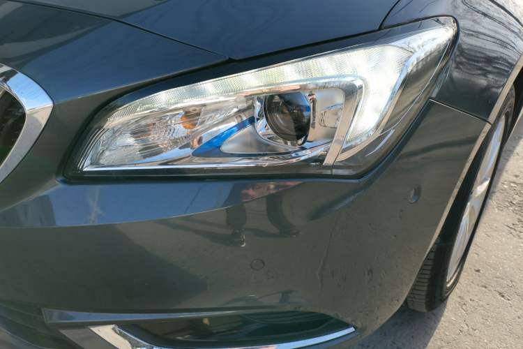 Used Buick Verano 2015 Sedan 20T Dual-Clutch Elite Model
