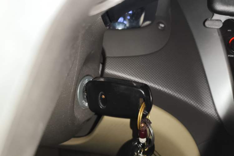 Used Hyundai Verna (older generation) 2010 Sedan 1.4L Automatic Fashionable GT Model Vehicle Key