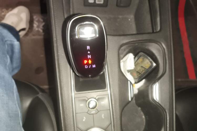 Used Cadillac XT4 2021 28T Two-Wheel Drive Leading Version
