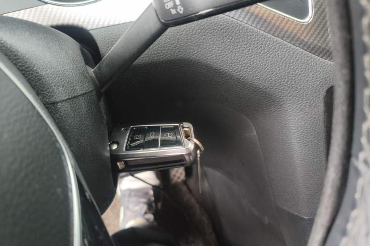 Used Volkswagen Golf Sportsvan 2019 280TSI Automatic Sentinel Model China VI Standard Vehicle Key