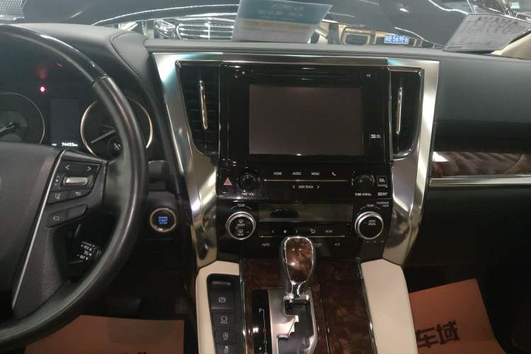 Used Toyota Alphard 2018 Revised Version 3.5L Luxury Edition