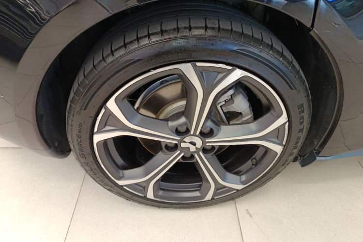 Used Nio ET5T 2024 75kWh Touring Right Rear Wheel Hub