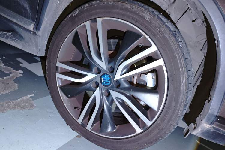 Used BYD Tang New Energy 2017 2.0T All-Wheel Drive Hyatt Model
