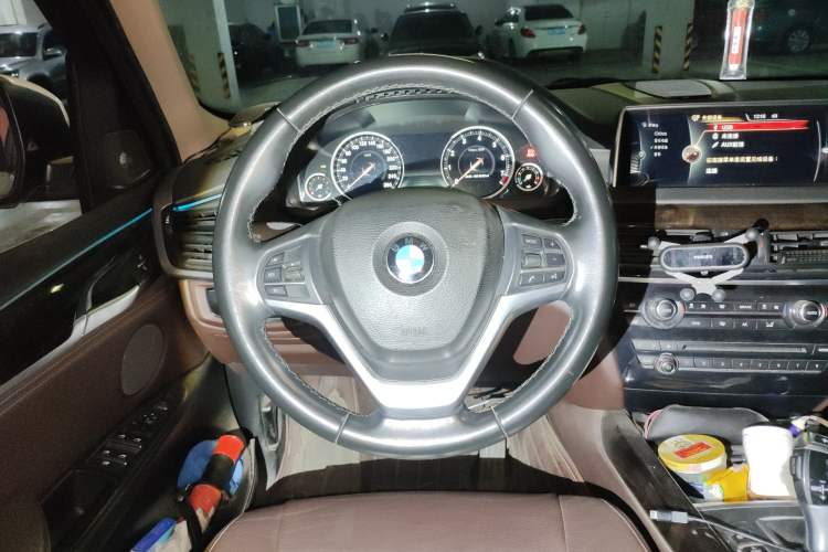 Used BMW X5 2015 xDrive28i
