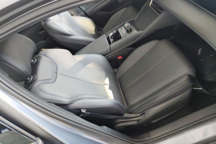 Used BYD Qin L 2025 DM-i Smart Drive 120KM Leading Model