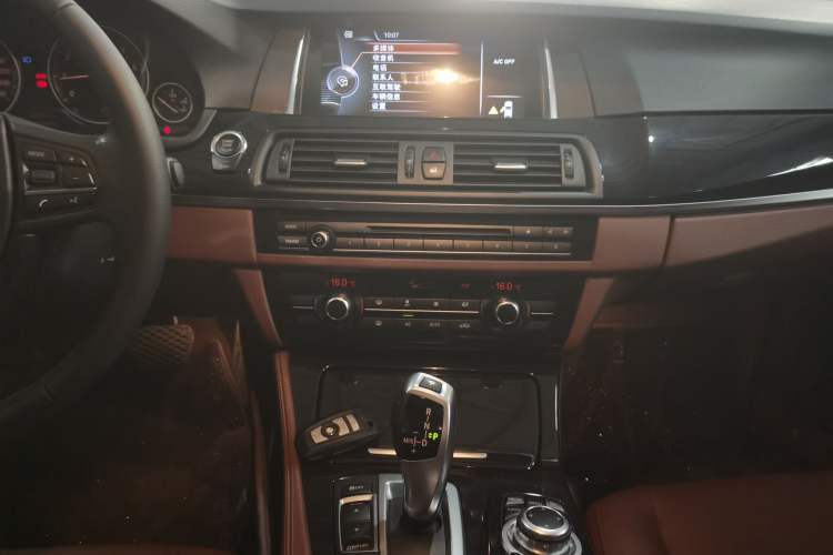 Used BMW 5 Series 2014 520Li Elegant Model