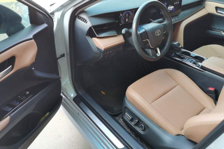 Used Toyota Camry 2024 Dual-Motor 2.0 HGVP Luxury Edition