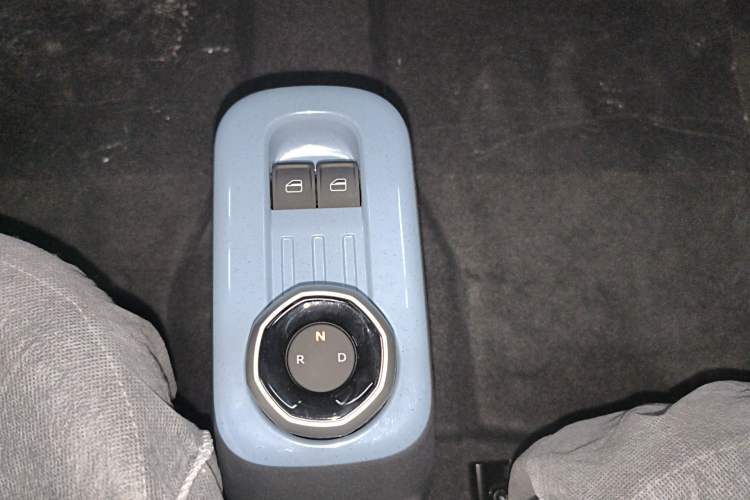 Used Geely Galaxy Panda 2024 Panda Mini 200km Endurance Bear
