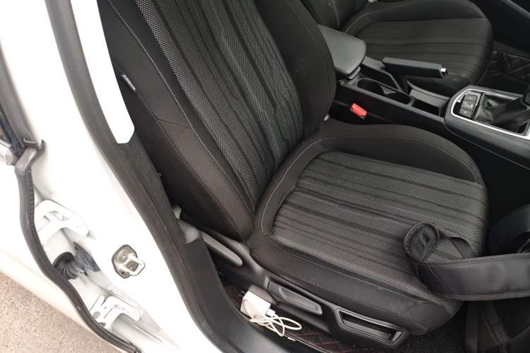 Used Peugeot 308S 2015 1.2T Automatic Jingchi Edition Right Front Seat