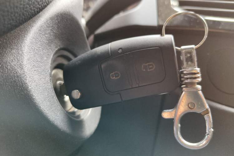 Used JMC Fushun 2022 2.0T Manual Multi-Function Passenger Vehicle Mid-Range High Roof 6-7 Seats
