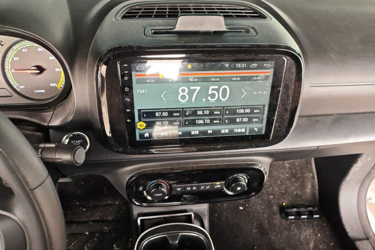 Used Roewe Clever 2022 311km QiQi BoBo Edition Audio And AC Panel