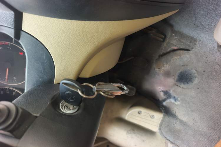 Used Dongfeng Xiaokang C35 2013 1.4L Base Van DK13-06
