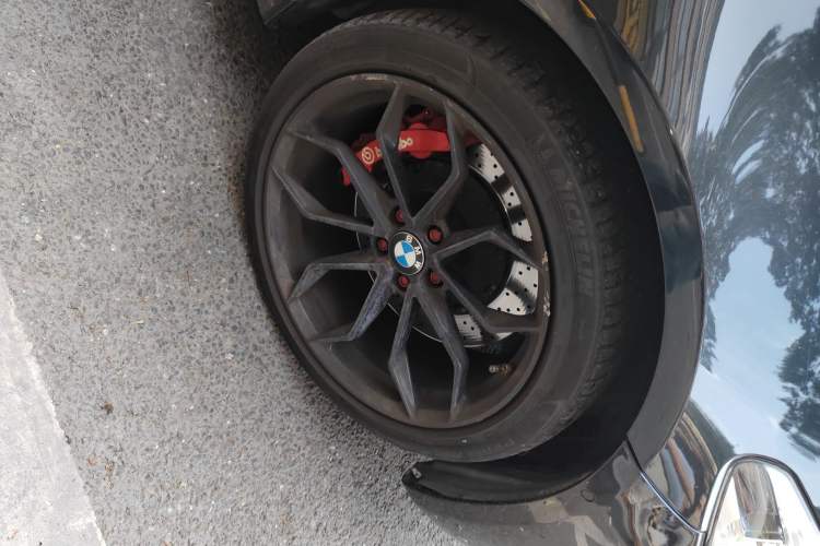 Used BMW 5 Series 2018 Revised 540Li Executive Edition Right Front Wheel Hub