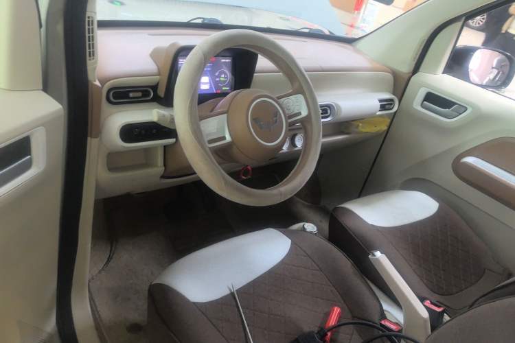 Used Wuling Hongguang MINIEV 2024 3rd Generation 215km Youth Edition Center Console