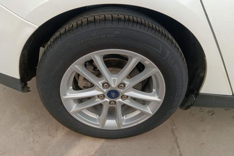 Used Ford Focus 2017 Hatchback 1.6L Automatic Fashion Edition Smart Drive Version
