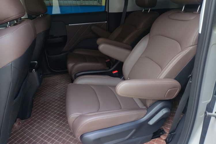 Used Wuling Starlight 730 2025 Model Plug-in Hybrid 125km Luxury Edition
