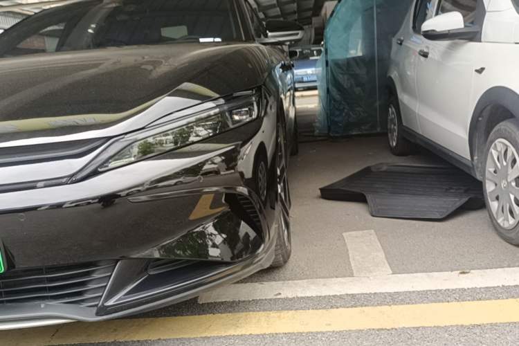 Used BYD Han 2023 EV Champion Edition 605KM Front-Drive Premium Model
