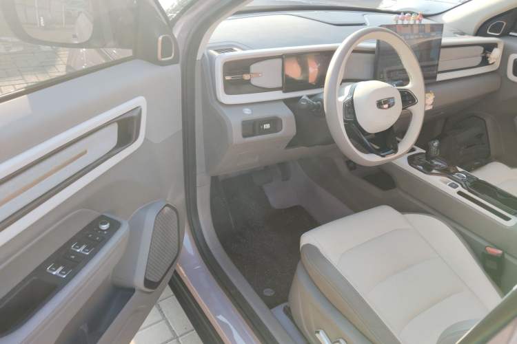 Used Geely Auto icon 2026 Model Chocolate 1.5TD Pure & Refined Edition
