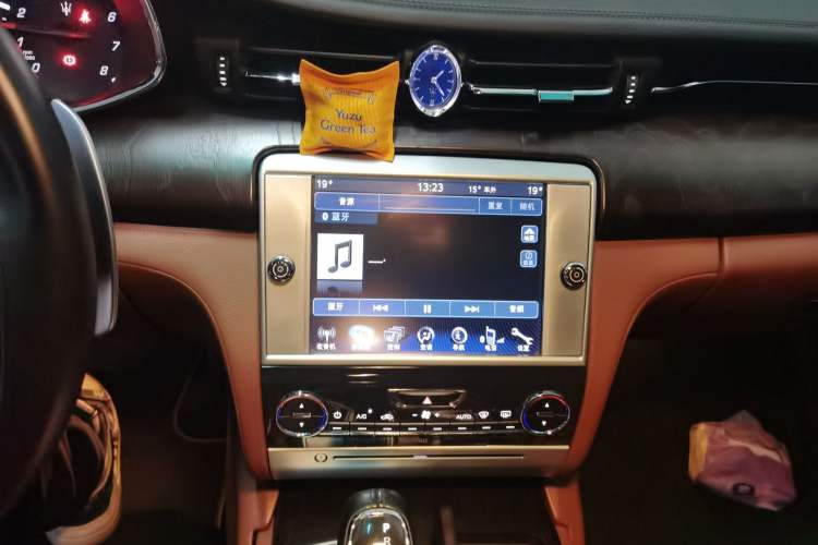 Used Maserati President 2015 3.0T Standard Model Audio And AC Panel