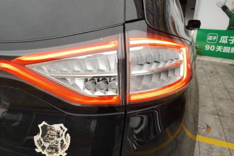 Used Ford Edge 2018 EcoBoost 245 Two-Wheel-Drive Titanium 7-Seater China VI Standard
