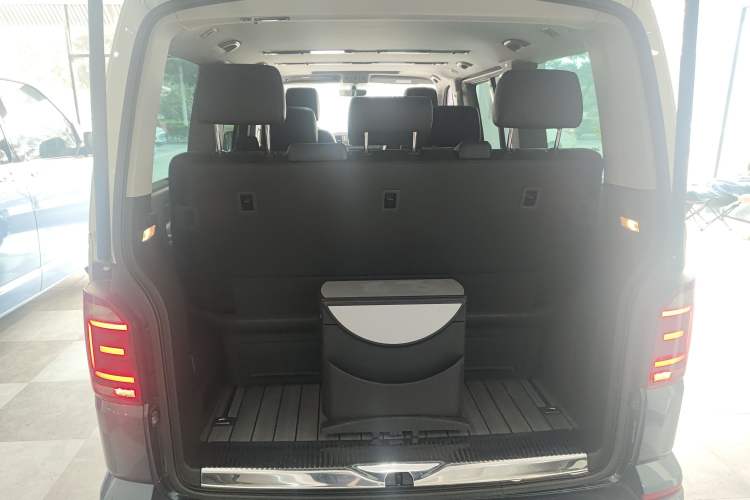 Used Volkswagen Multivan 2018 2.0 TSI Four-Wheel Drive Comfort Edition 7-Seater Trunk