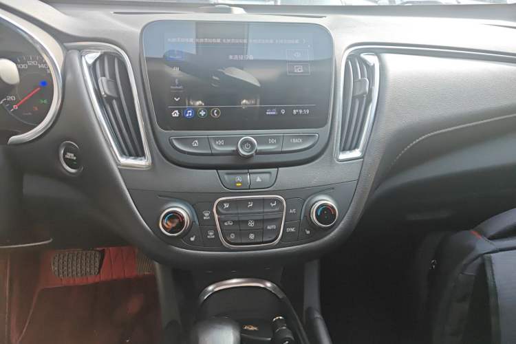 Used Chevrolet Malibu XL 2022 535T Automatic Sport Edition Audio And AC Panel