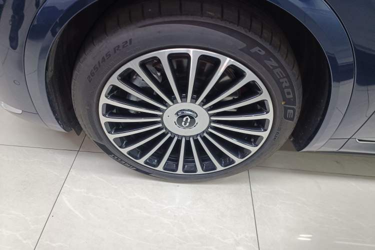 Used Hima AITO M8 2025 Extended-Range Ultra Version 53.4 kWh 5-Seater Edition
