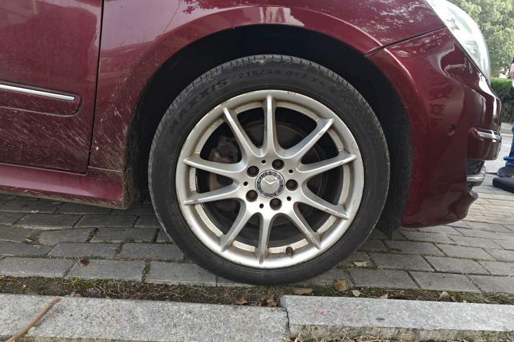 Used Mercedes-Benz B-Class 2009 B 200 Fashion Model Right Front Wheel Hub