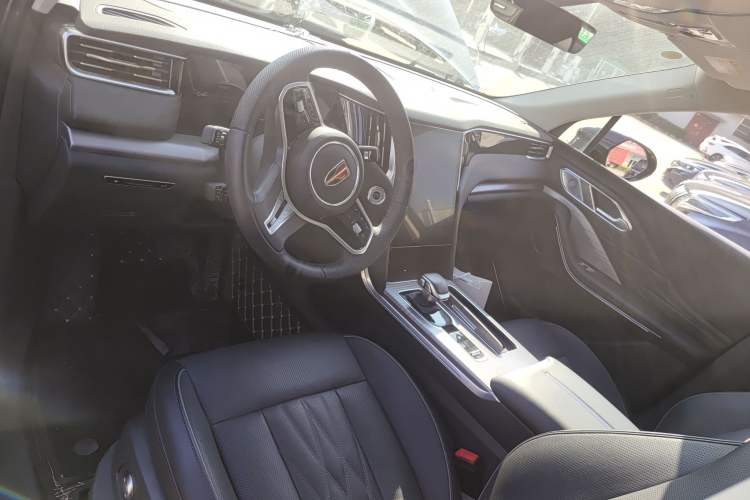 Used Hongqi HS7 PHEV 2024 2.0T PHEV Four-Wheel Drive Flagship Edition 6 Seats
