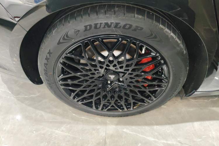 Used NETA S 2022 All-Electric 715 km Range Rear-Drive Deluxe Version Right Rear Wheel Hub