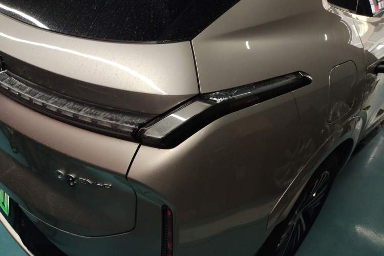 Used Lynk & Co 08 EM-P 2023 120km Long-Range Halo Exterior 6