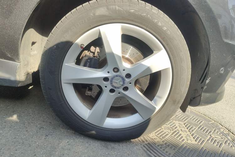 Used Mercedes-Benz M-Class 2014 ML 400 4MATIC Dynamic Model