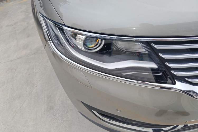 Used Lincoln MKX 2015 2.0T Four-Wheel Drive Luxury Edition Right Front Headlight