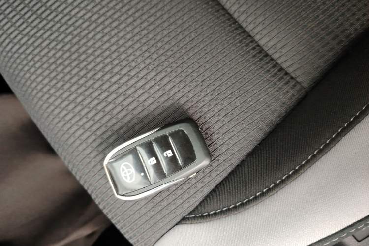 Used Toyota YARiS L Zhi Xuan 2022 X-Trail 1.5L CVT Leading PLUS Edition Vehicle Key