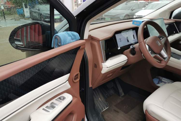 Used BYD Xia 2025 DM-i 1.5T 180km Excellence Model
